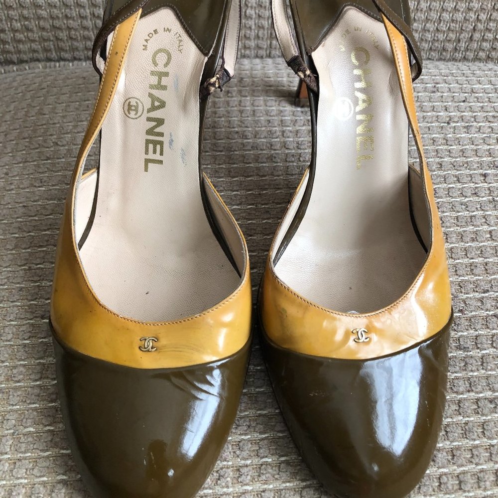 Chanel Women's Multicolor Patent Sandals. In good - Picture 11 of 12